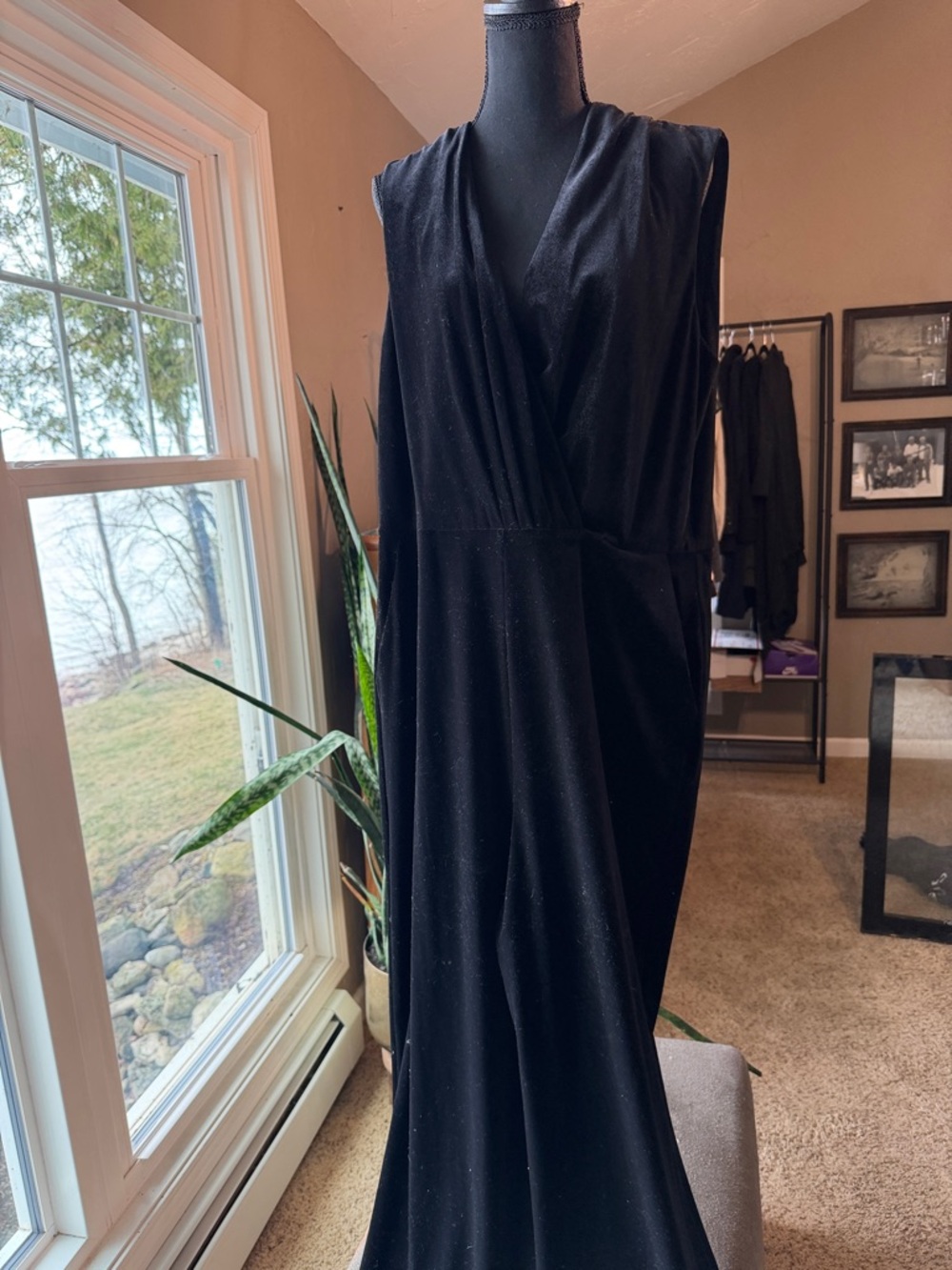 Black Sleeveless V-Neck Evening Romper